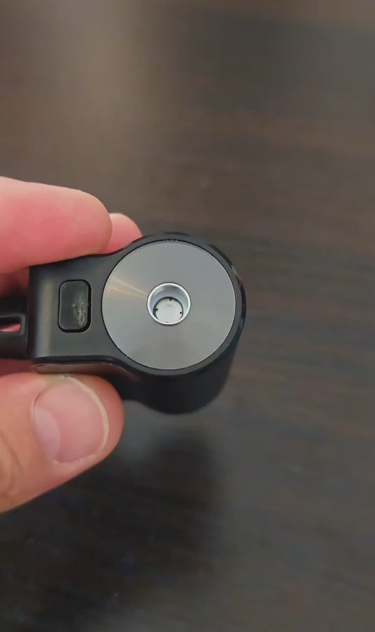 🚗 Odorizant auto cu uleiuri esențiale – USB, reîncărcabil, LED ambient si senzor de vibratii.